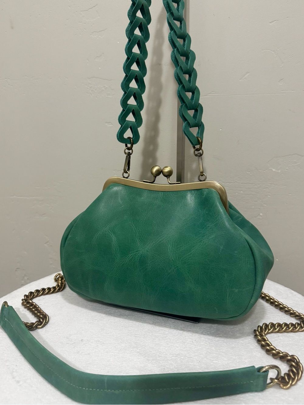 Unique Distressed Cowhide Handmade Retro Style Kisslock Bag, Multi Use Style